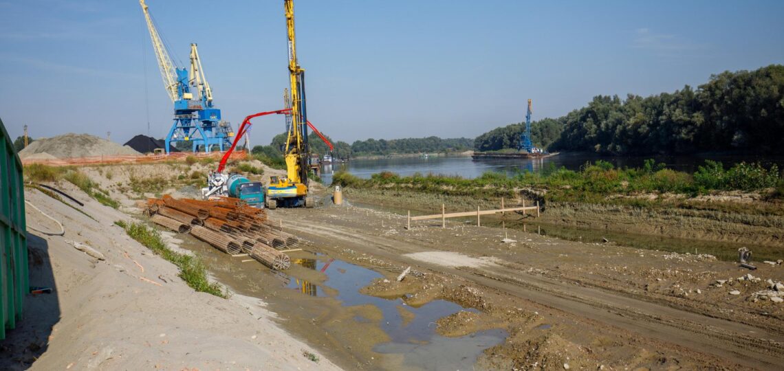 Izvor: ˝Osijek će do 2025. godine dobiti novi terminal za rasute terete u riječnoj luci vrijedan 34 milijuna eura˝, Jutarnji list